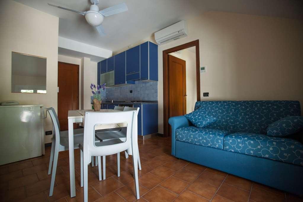 إمبيريا Residence Rta Villa Marina الغرفة الصورة